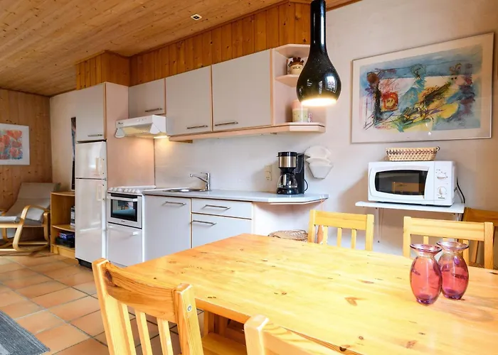 4 Person In Fano-by Traum *